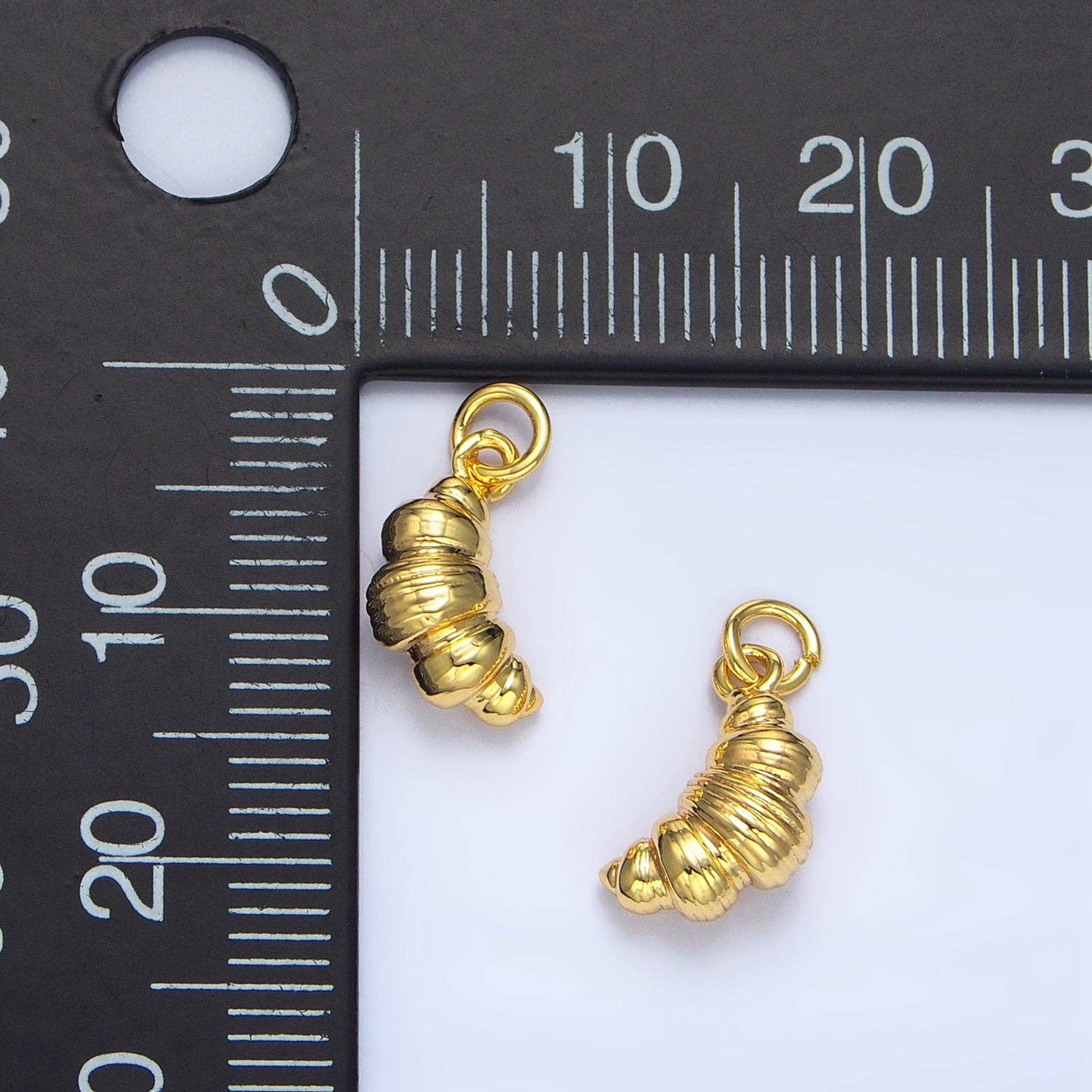 🥐 Mini Croissant Charm