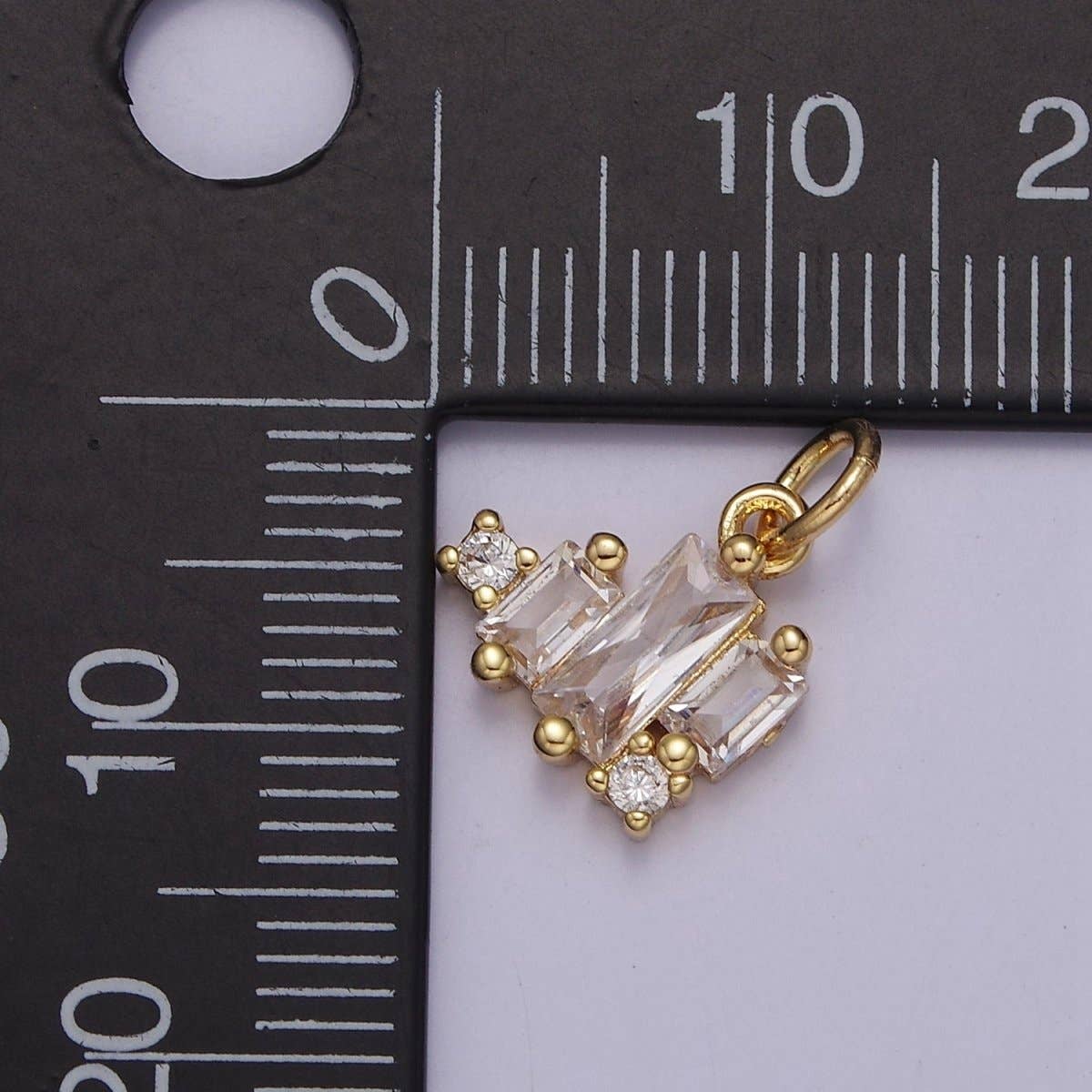🟡 Baguette Heart Charm