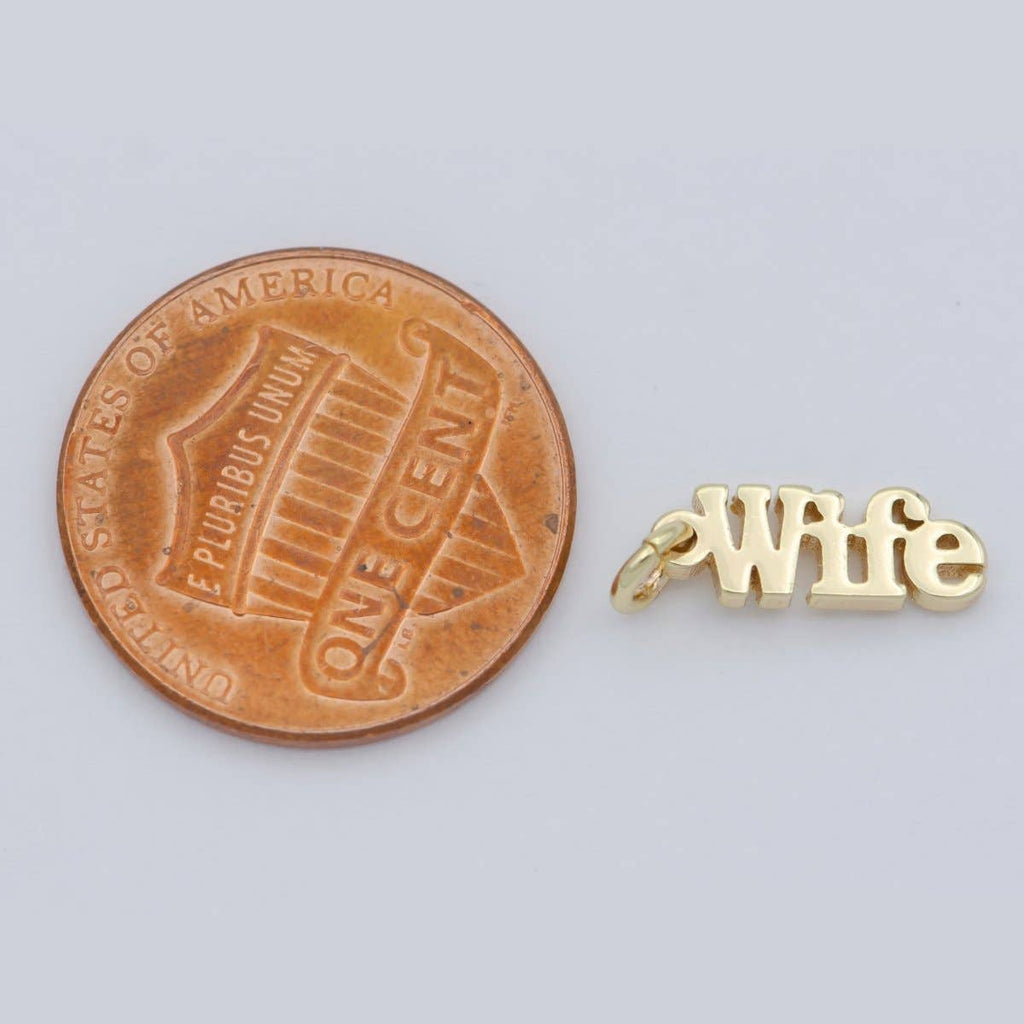 💛 Gold Wife Charm