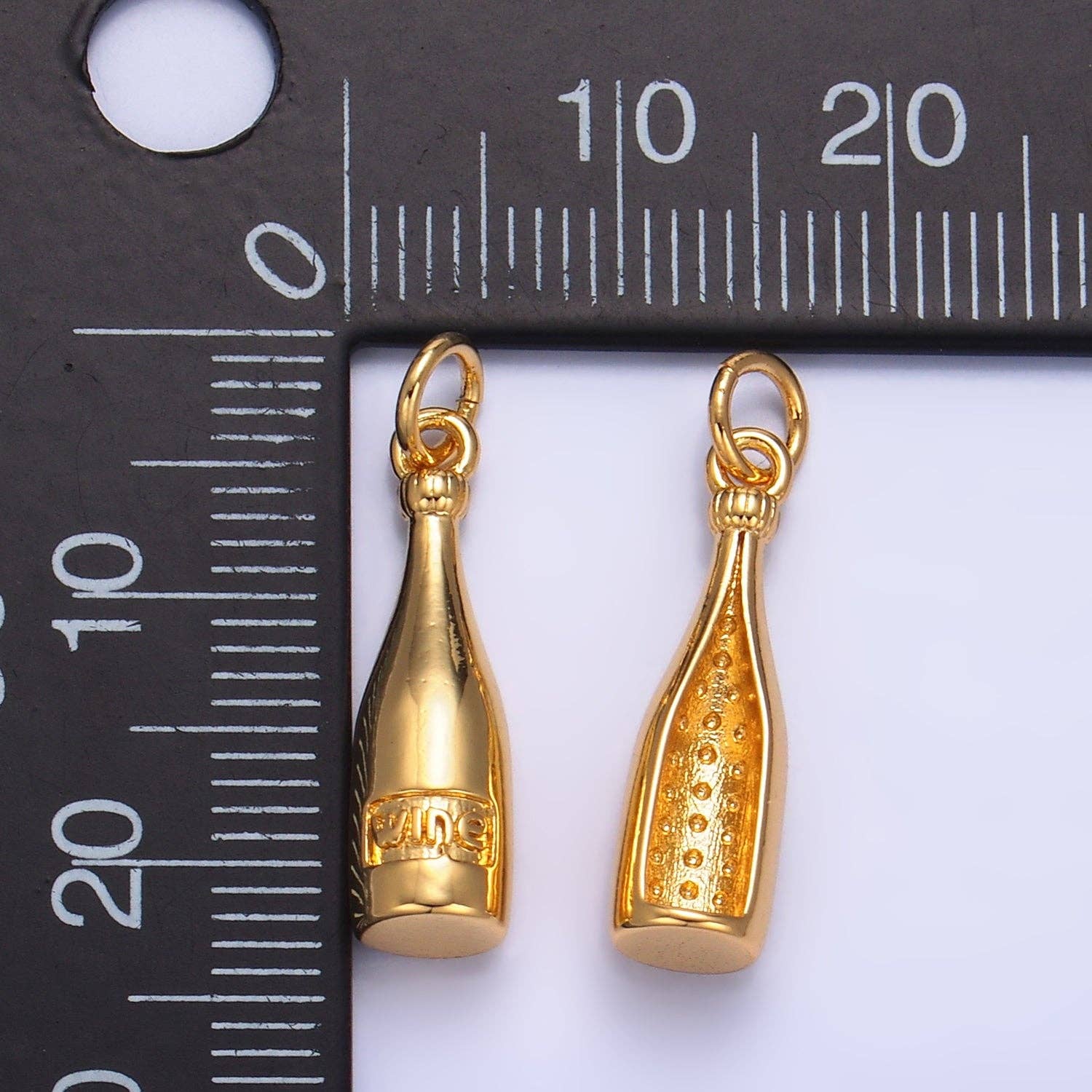 💛 Wine Lover Charm