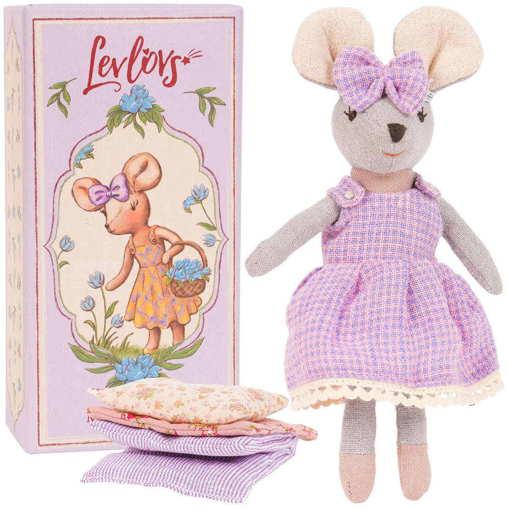Levlovs Mouse Violet in Her Keepsake Box